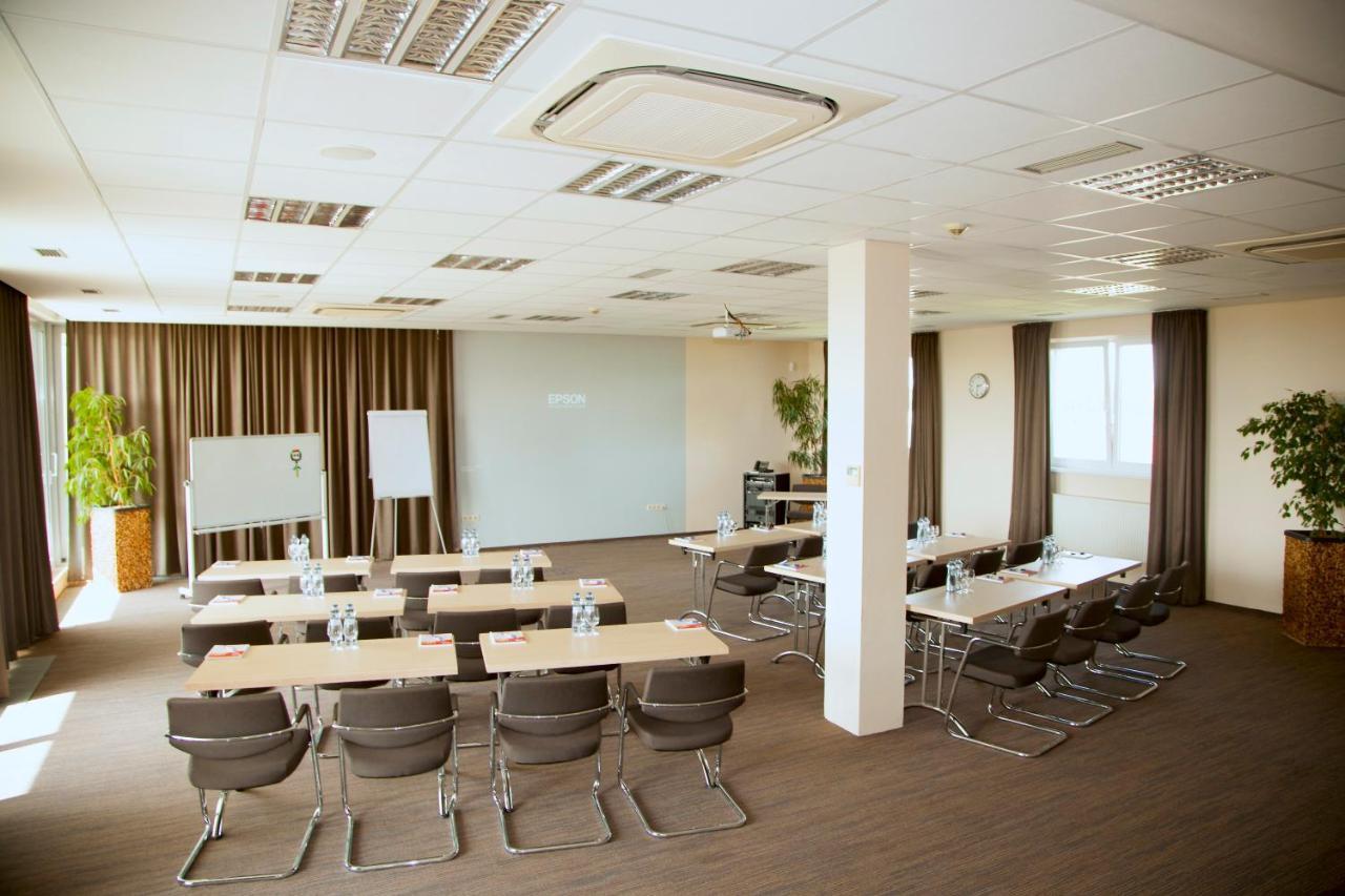 ברטיסלאבה Hotel Ponteo - Activity Park מראה חיצוני תמונה
